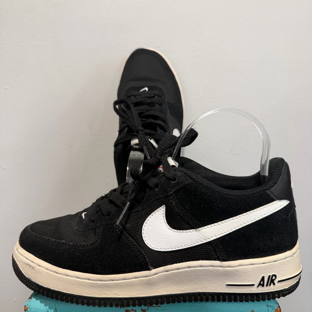 Nike Air Force 1 Low Black Suede White Swoosh Off-White Midsole Size 6